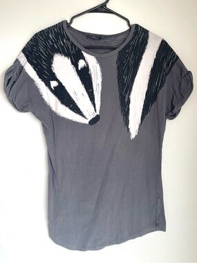 CSX Badger Graphic Tee Gray Black White Abstract Animal Print Cotton Top